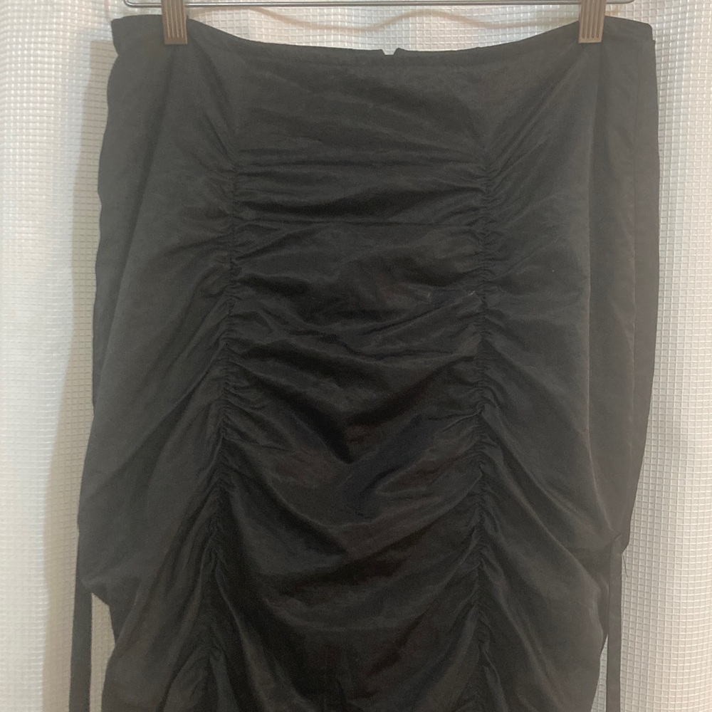 Elegant Black Skirt-M